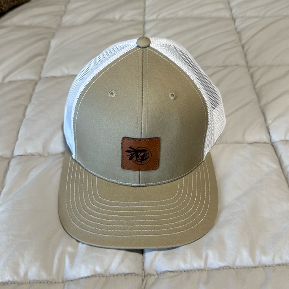 Men’s golf hat - Cherokee Town and Country Club - Richardson 112 - New